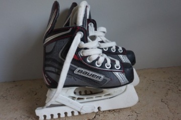 ХОККЕЙНЫЕ КОНЬКИ BAUER VAPOR X30 размер 27 ДАНИЯ IDEAL