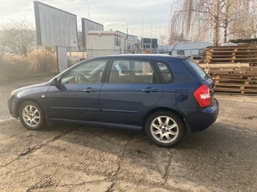 Kia Cerato Sedan 2.0 i 16V 143KM 2005 KIA CERATO liftback 2.0 143 KM, zdjęcie 6