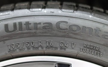 Toyota Yaris III Hatchback 5d Facelifting Hybrid 100KM 2017 Toyota Yaris Hybrid 100 Selection 1.5 Hybryda 100KM, zdjęcie 24