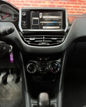Peugeot 208 I Hatchback 3d 1.2 VTI 82KM 2013 Peugeot 208 Czujniki Kamera niski przebieg Gwarancja w cenie WarszawaVLAV, zdjęcie 29