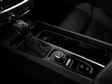 Volvo S60 II Sedan Facelifting 2.0 T4 DRIVE-E 190KM 2019 Volvo S60 R-Design automat T4 skóra navi kamera, zdjęcie 27