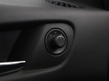 Opel Zafira C Tourer Facelifting 1.4 Turbo 140KM 2017 Opel Zafira klima auto grzane fotele i kierownica, zdjęcie 29