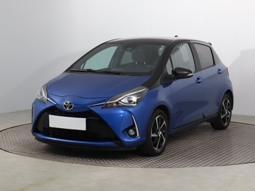 Toyota Yaris III Hatchback 5d Facelifting 2017 1.5 Dual VVT-iE 111KM 2020 Toyota Yaris 1.5 Dual VVT-i, Salon Polska, zdjęcie 1