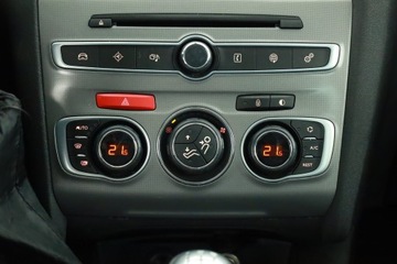 Citroen C4 II Hatchback 5d Facelifting 1.2 PureTech 110KM 2015 Citroen C4 1.2 PureTech, Salon Polska, Serwis ASO, zdjęcie 9