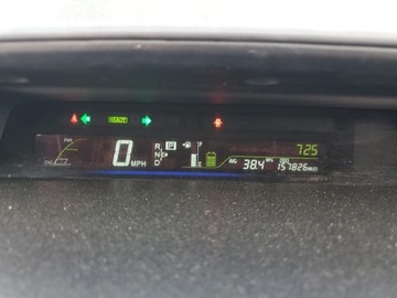 Toyota Prius III 2012 Toyota Prius V 2012 1.8l 1.8 Hybryda 98KM, zdjęcie 9