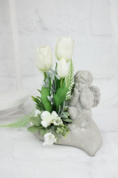 Ангел на могиле, украшение, композиция СЕРДЦЕ, кладбище