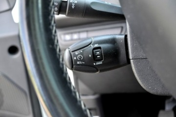 Peugeot 2008 I SUV Facelifting 1.2 PureTech 82KM 2017 Peugeot 2008 1,2 Benzyna Ledy Navi Skóra, zdjęcie 19