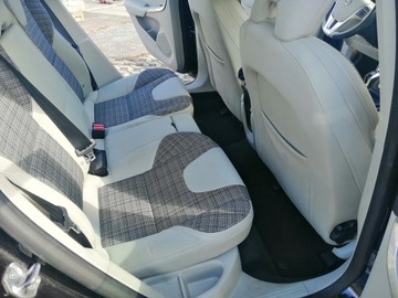 Volvo 2018 Volvo V40 Cross Country II 2.0 bezwypadkowy, jasny środek, WEBASTO, zdjęcie 17