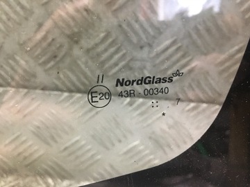 HONDA HR-V I SKLO (OKNO) ČELNÍ