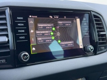 Skoda Karoq Crossover Facelifting 2.0 TDI SCR 150KM 2022 Skoda Karoq LED Matrix ACC Grzane fotele i szyba przednia Kamera AC 3-stre, zdjęcie 25