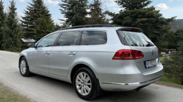 Volkswagen Passat B7 Variant 1.6 TDI CR DPF BlueMotion 105KM 2012 Volkswagen Passat Volkswagen Passat 1.6 TDI DPF BlueMot Highline 1.6 Diesel, zdjęcie 10