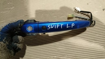 KLIKA DVEŘE LEVÝ PŘEDNÍ SWIFT VI MK8 KEYLESS