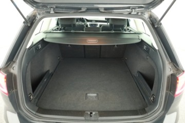 Volkswagen Passat B8 Variant 2.0 TDI BlueMotion SCR 150KM 2016 VW Passat 2.0 TDI, Automat, Navi, Klima, zdjęcie 17
