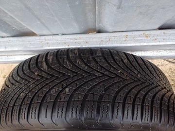 KOMPLET KOL RENAULT CLIO V SANDERO LOGAN KOLA PNEUMATIKY 195/55R15 403009334R
