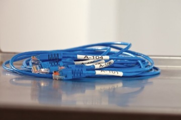 Dymo Rhino 18436, S0718500, 19 мм x 5,5 м, черный принт / оранжевая подложка,