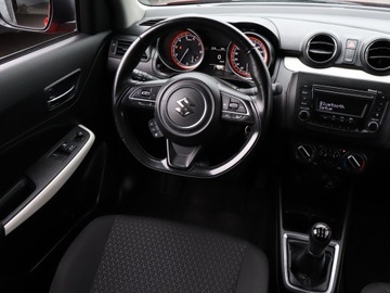 Suzuki Swift VI Hatchback Facelifting 1.2 DualJet SHVS 83KM 2021 Suzuki Swift 1.2, Salon Polska, VAT 23%, Klima, zdjęcie 6