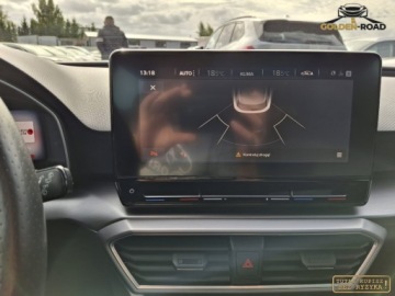 Seat Leon IV Sportstourer 2.0 TDI CR 150KM 2022 Seat Leon 2,0 tdi 150 KM DSG FR panorama navi virtual led alu zarejestrowa, zdjęcie 14