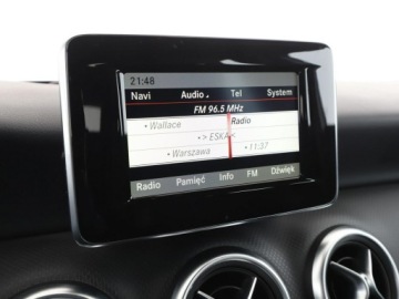 Mercedes Klasa A W176 Hatchback 5d Facelifting 180 d 109KM 2015 Mercedes A 180 A180 CDI Urban Klimatyzacja, zdjęcie 22