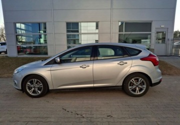 Ford Focus III Kombi 1.0 EcoBoost 125KM 2013 Ford Focus Ford Focus 1.0 Ecoboost, Salon Pl, 2kpl. opon. Benzyna 125KM, zdjęcie 2