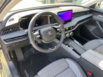 Skoda Superb III Kombi Facelifting 1.5 TSI 150KM 2024 Skoda Superb Skoda superb IV Combi 1.5 Hybryda Plug-in 204KM, zdjęcie 13