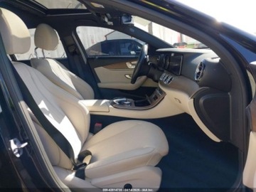 Mercedes Klasa E W213 2019 Mercedes-Benz Klasa E Mercedes-Benz E 300 2.0 Benzyna 241KM, zdjęcie 6
