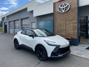 Toyota C-HR II SUV Plug-In 2.0 Hybrid Dynamic Force Plug-in  223KM 2026 Od ręki - GR Sport 2.0 Hybrid Dynamic Force Plug-in 223KM | Kamera 360!, zdjęcie 2