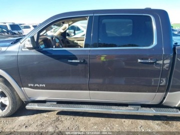  RAM 1500 2021r., Laramie, od ubezpieczalni 5.7 Benzyna 395KM, zdjęcie 3