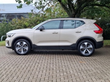 Volvo XC40 Crossover Facelifting 2.0 B4 197KM 2026 2.0 B4 Ultra Dark (197 KM) Spryskiwacze reflektorów, zdjęcie 2