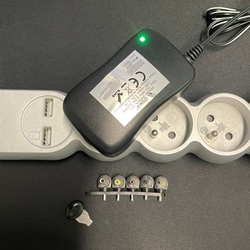 Универсальное зарядное устройство с регулируемым напряжением 3–12 В, USB, 30 Вт, 6 наконечников