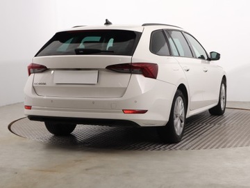 Skoda Octavia IV Scout 1.5 TSI ACT 150KM 2021 Skoda Octavia 1.5 TSI, Salon Polska, zdjęcie 4