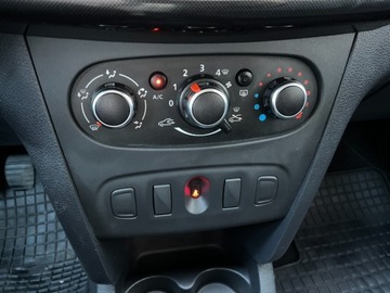 Dacia Sandero II Hatchback 5d Facelifting 1.5 Blue dCi 95KM 2020 Dacia Sandero 1.5 diesel 95 KM zarej w PL zadbany mozliwa zamiana, zdjęcie 10