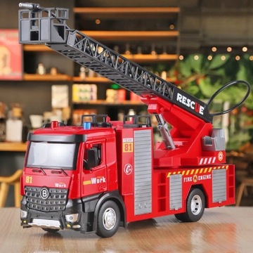 Большая водная пожарная машина Пожарная служба Авто Звуковой свет автомобиля