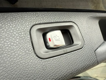 Mercedes Klasa E W213 Kombi Plug-in Facelifting 2.0 E300de 306KM 2022 Mercedes E 300 e Hybryda 50km na prądzie 2022, zdjęcie 31