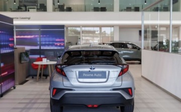 Toyota C-HR I Crossover Facelifting 1.8 Hybrid 122KM 2023 Toyota C-HR 1.8 Hybrid Style 1.8 Hybryda 122KM, zdjęcie 9