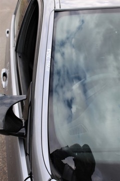 НАКЛАДКА ПЕРЕДНЕГО ОКНА BMW E90 E91 A52