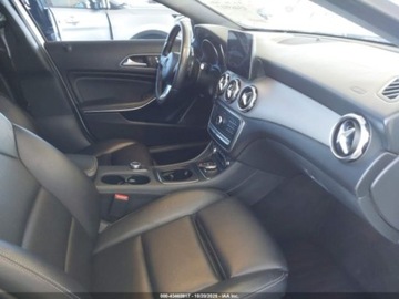 Mercedes GLA I 2017 Mercedes-Benz GLA 2018 MERCEDES-BENZ GLA 250 4MATIC 2.0 Benzyna 208KM, zdjęcie 9