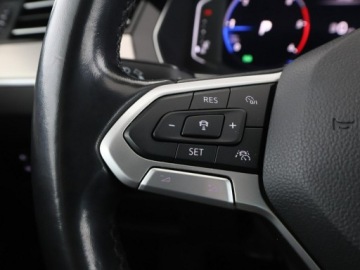 Volkswagen Passat B8 Variant Facelifting 2.0 TDI SCR 150KM 2020 Volkswagen Passat automat virtual cocpit full LED, zdjęcie 31