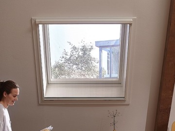 Рулонная москитная сетка для мансардного окна белая 134x155 см для внутренней и внешней отделки