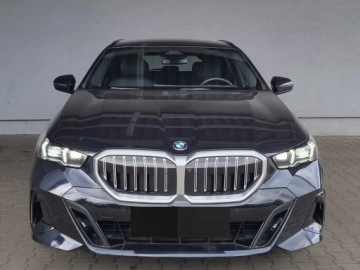 BMW Seria 5 G90-91 Touring 2.0 520d 197KM 2024 BMW Seria 5 Touring 520d Sport Combi 2.0 (197KM) 2024, zdjęcie 1