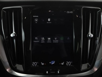 Volvo V60 II  Kombi 2.0 T5 250KM 2019 Volvo V60 Inscription T5 automat skóra navi, zdjęcie 25