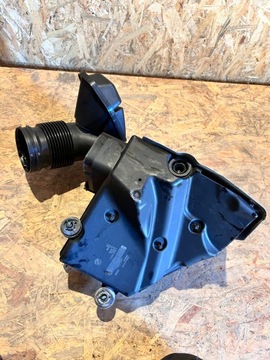 BMW 3 F30 F31 F36 POUZDRO FILTRU VZDUCHU 8601678