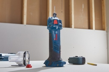 O2 Bosch GCU 18V-30 Аккумуляторный резак для гипсокартона