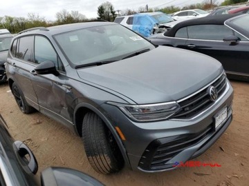 Volkswagen Tiguan III 2024 Volkswagen Tiguan 2024 r.,2,0L , R LINE BLACK 4x4 2.0 Benzyna 184KM, zdjęcie 2