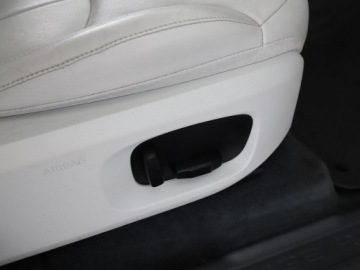 Land Rover Range Rover Evoque I SUV 5d Facelifting 2.0D TD4 150KM 2015 Land Rover Range Rover Evoque 2.0Td4 Automat SE, zdjęcie 36