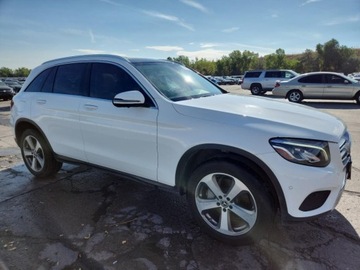 Mercedes GLC C253 SUV 2.0 250 211KM 2017 Mercedes-Benz GLC 2017 MERCEDES-BENZ GLC 300 4MATIC 2.0 Benzyna 211KM, zdjęcie 3