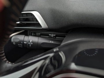 Peugeot 3008 II Crossover 1.2 PureTech 130KM 2020 Peugeot 3008 Navi Ledy Klima Alu Serwis Gwarancja 1.2 Benzyna 130KM, zdjęcie 35