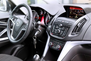 Opel Zafira C Tourer 1.4 Turbo ECOTEC 140KM 2014 Opel Zafira BiXenon|2x Park|6 Bieg| Navi|7 Foteli, zdjęcie 14