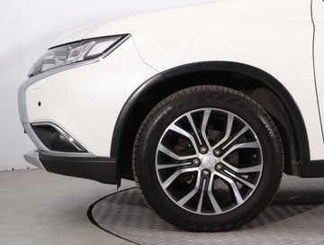 Mitsubishi Outlander III SUV Facelifting 2015 2.0 MIVEC 150KM 2016 Mitsubishi Outlander 2.0, Salon Polska, zdjęcie 13