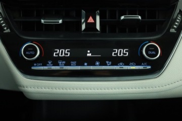 Toyota Corolla XII Hatchback 1.2 Turbo D-4T 116KM 2020 Toyota Corolla 1.2 Turbo, Salon Polska, zdjęcie 11