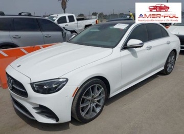 Mercedes Klasa E W213 2022 Mercedes-Benz Klasa E 2022, 2.0L, od ubezpieczalni 2.0 Benzyna 255KM